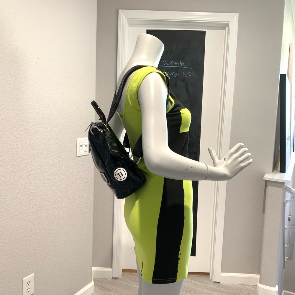 Breach. - Picture 3 of 7